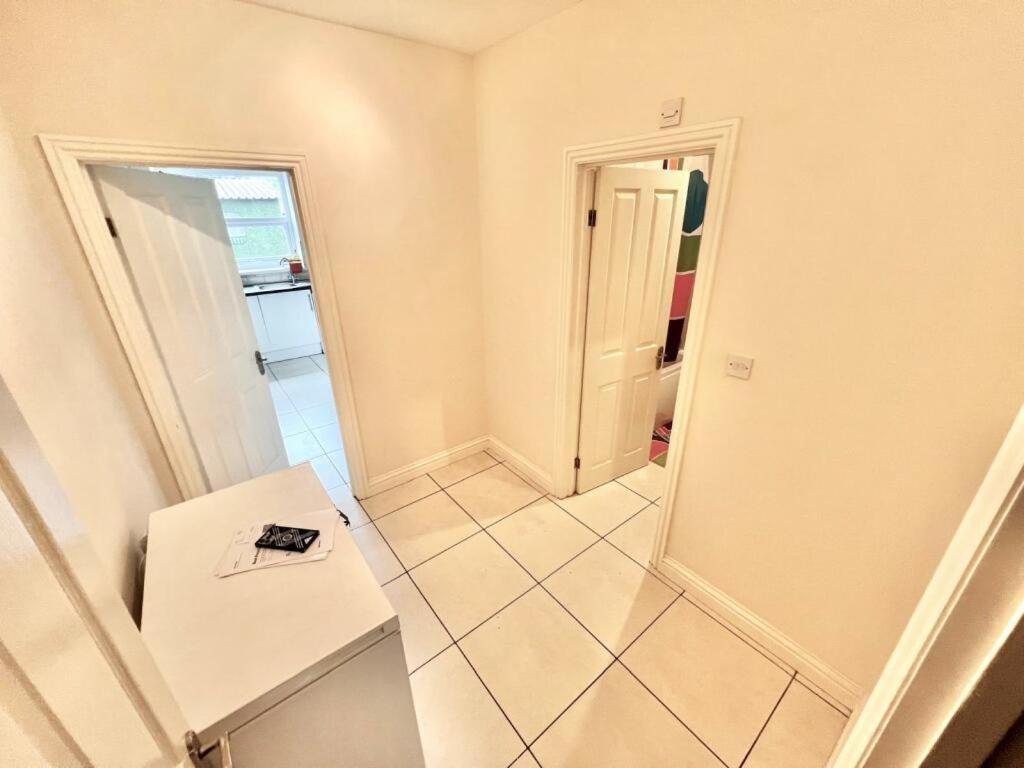 Lovely Spacious Room Near Train Station And University Dallington  Exteriör bild